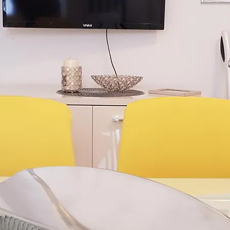 Apartman Okrug Gornji 8 *