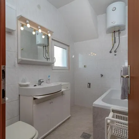 Okrug Gornji 8 Apartment