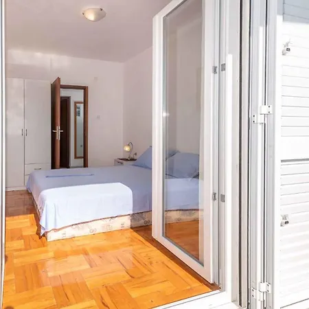 Okrug Gornji 8 Apartment Trogir