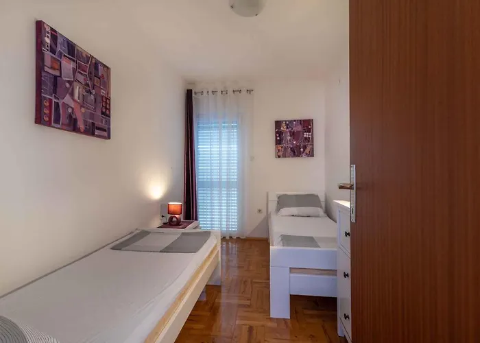 Okrug Gornji 8 Apartament